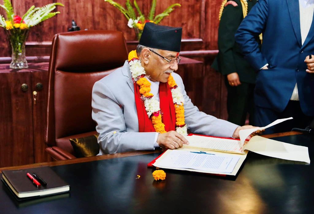 प्रधानमन्त्री प्रचण्डलाई एनआरएनएको बधाई